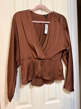 Express NWT Satin Faux Wrap Peplum Blouse Brown Long Sleeve Stretch Medium